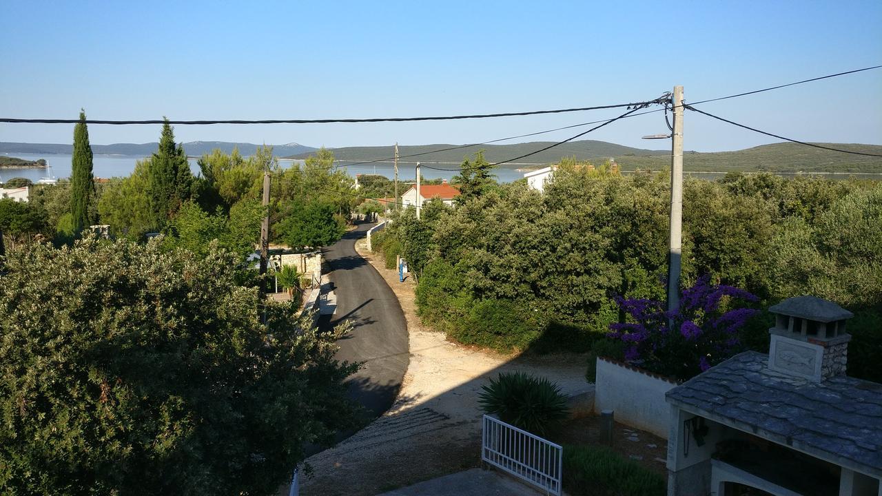 Apartments Antolkovic Ugljan Dış mekan fotoğraf